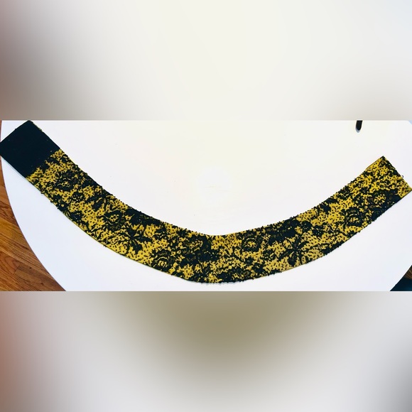 Dolce & Gabbana Black Lace on Yellow Headband - Picture 4 of 9